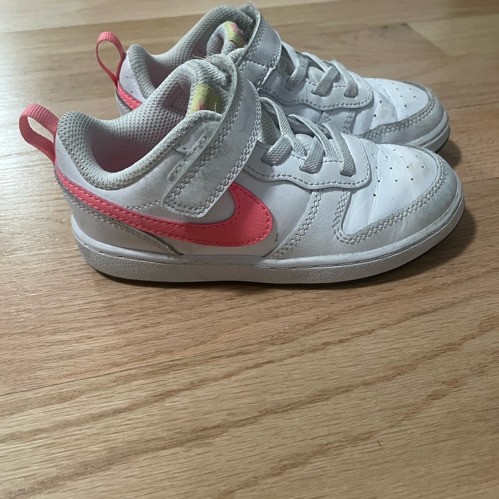 Nike White and Pink Sneakers with Velcro Strap